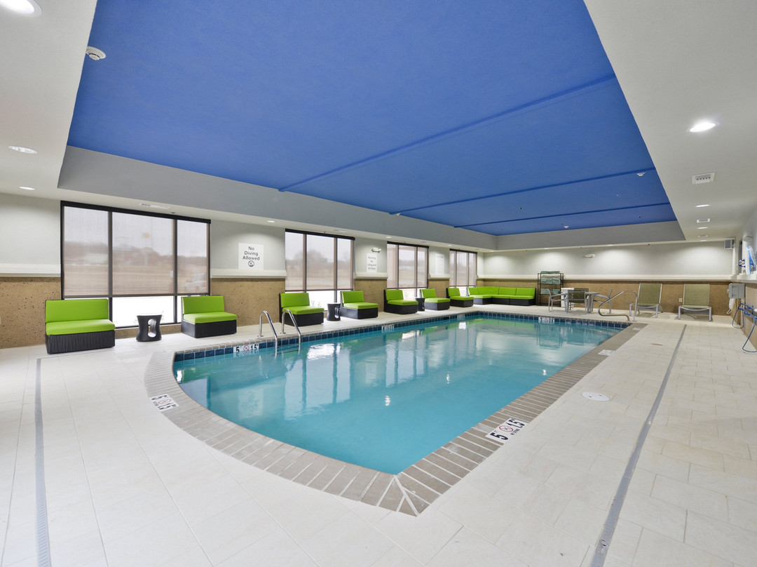 Holiday Inn Express & Suites Forrest City By IHG主图