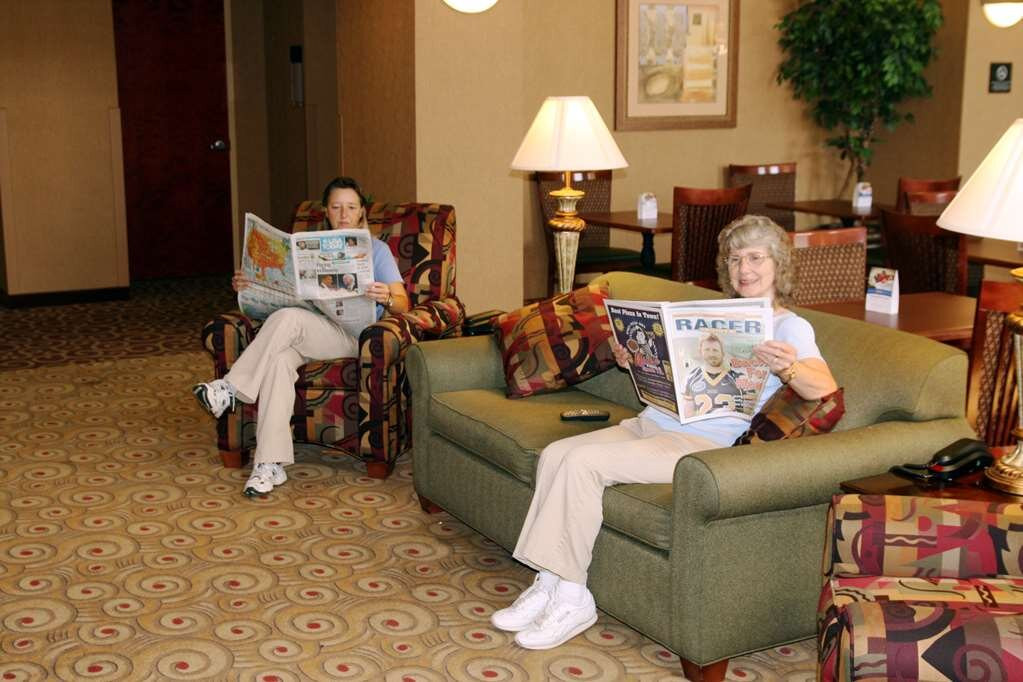 穆雷希尔顿恒庭旅馆&套房酒店主图