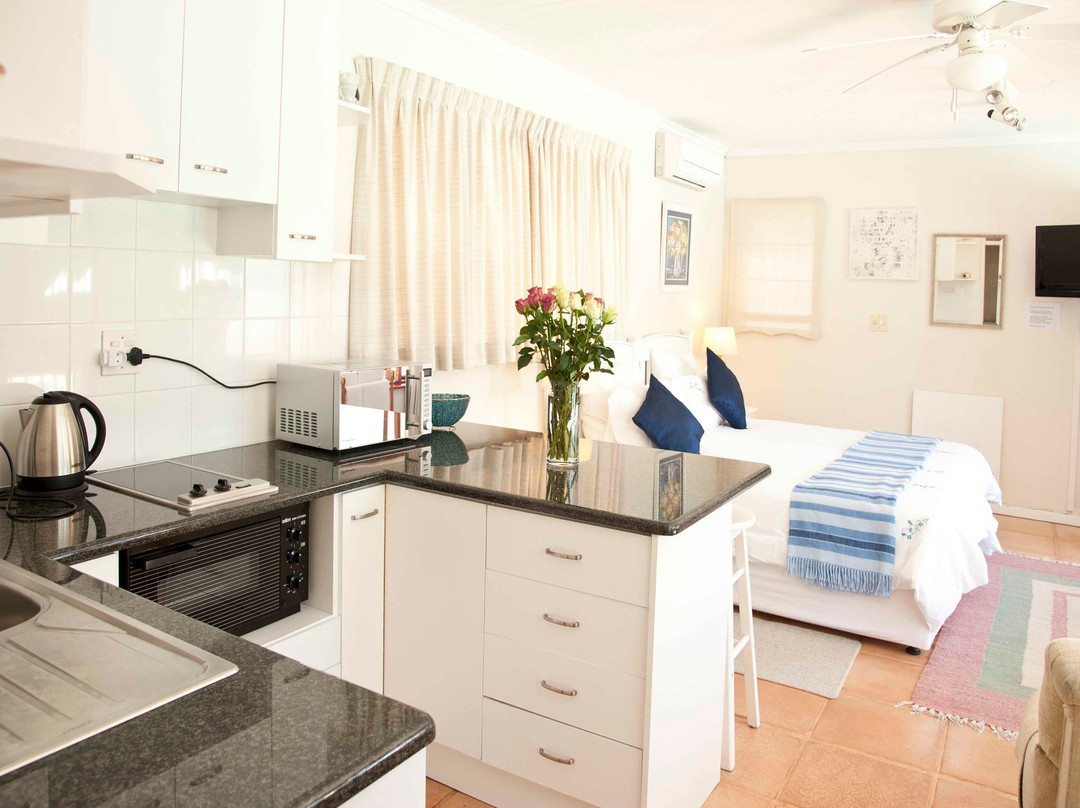 Pinoak Cottage Constantia主图