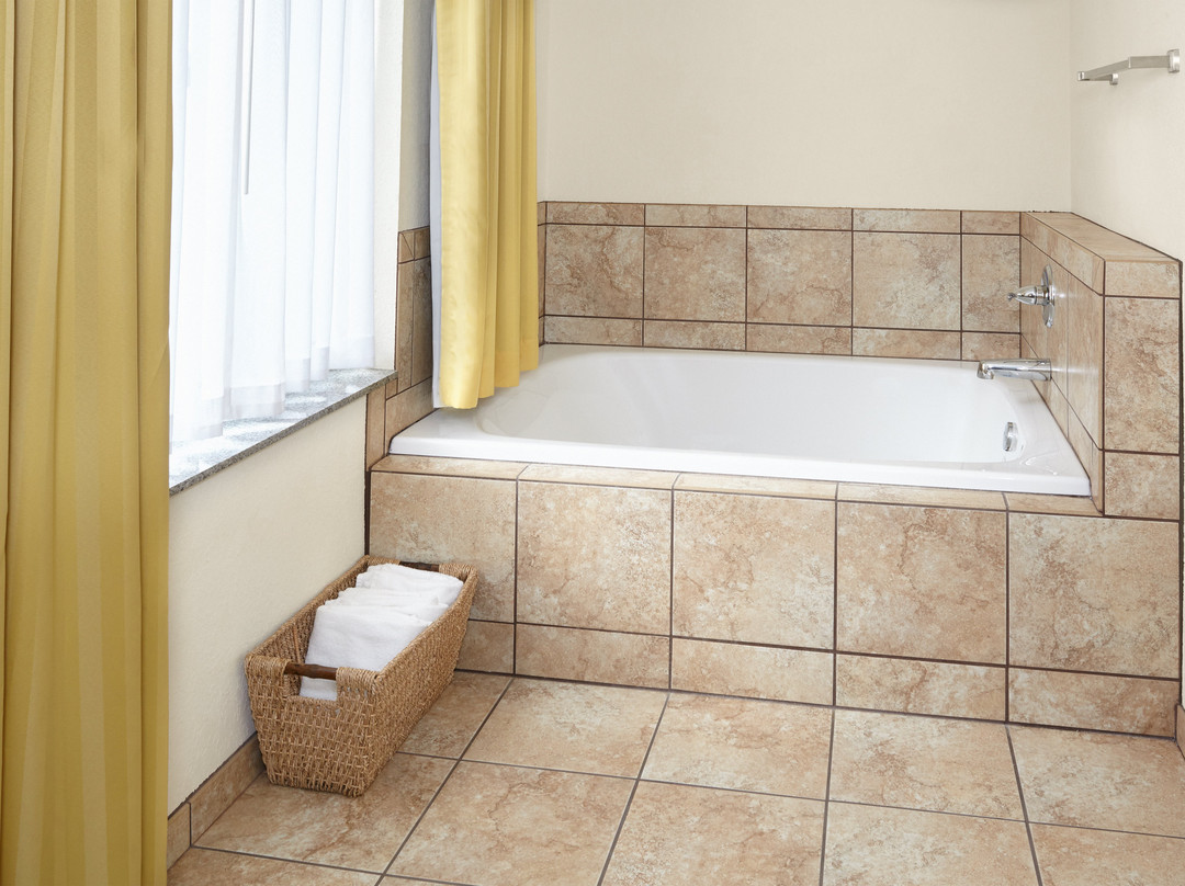 Holiday Inn Express & Suites Pekin (Peoria Area) by IHG主图