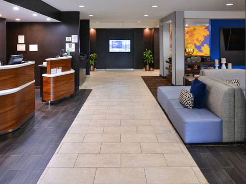 亚特兰大萨沃尼万怡酒店主图