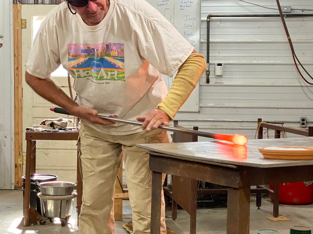 Bloom and Bark Glass Blowing Studio & Natural Farm-Keosauqua必去景点