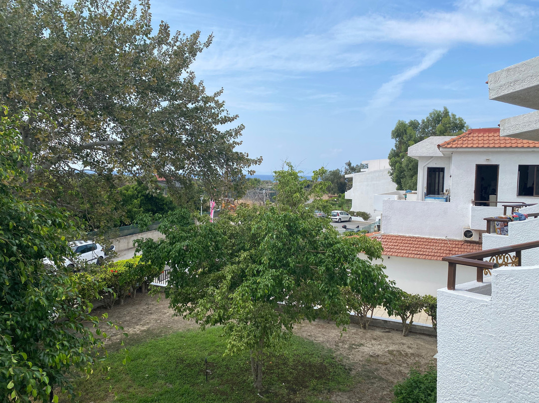 瓦连村酒店主图