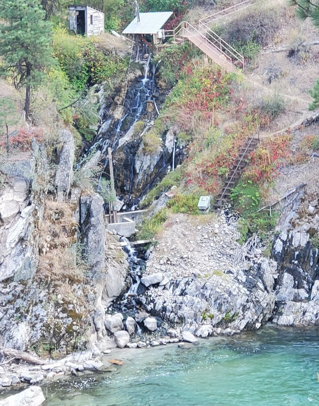 Kirkham Hot Springs景点图片