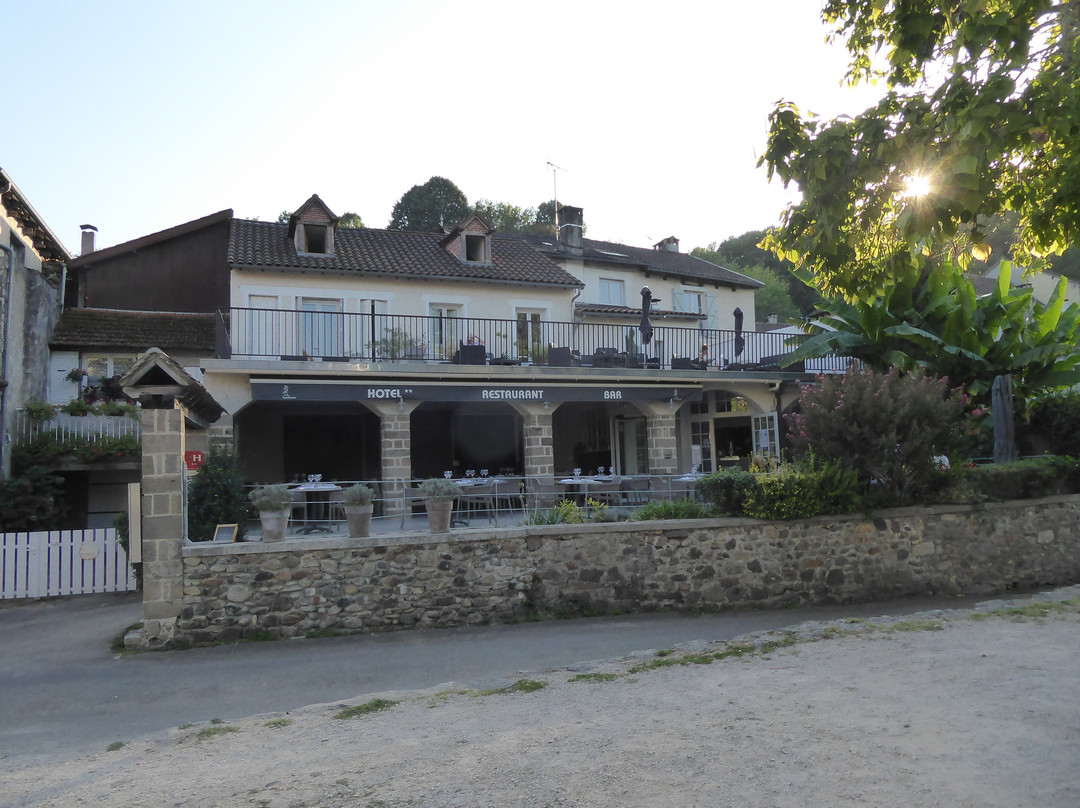 碧波荡漾酒店主图