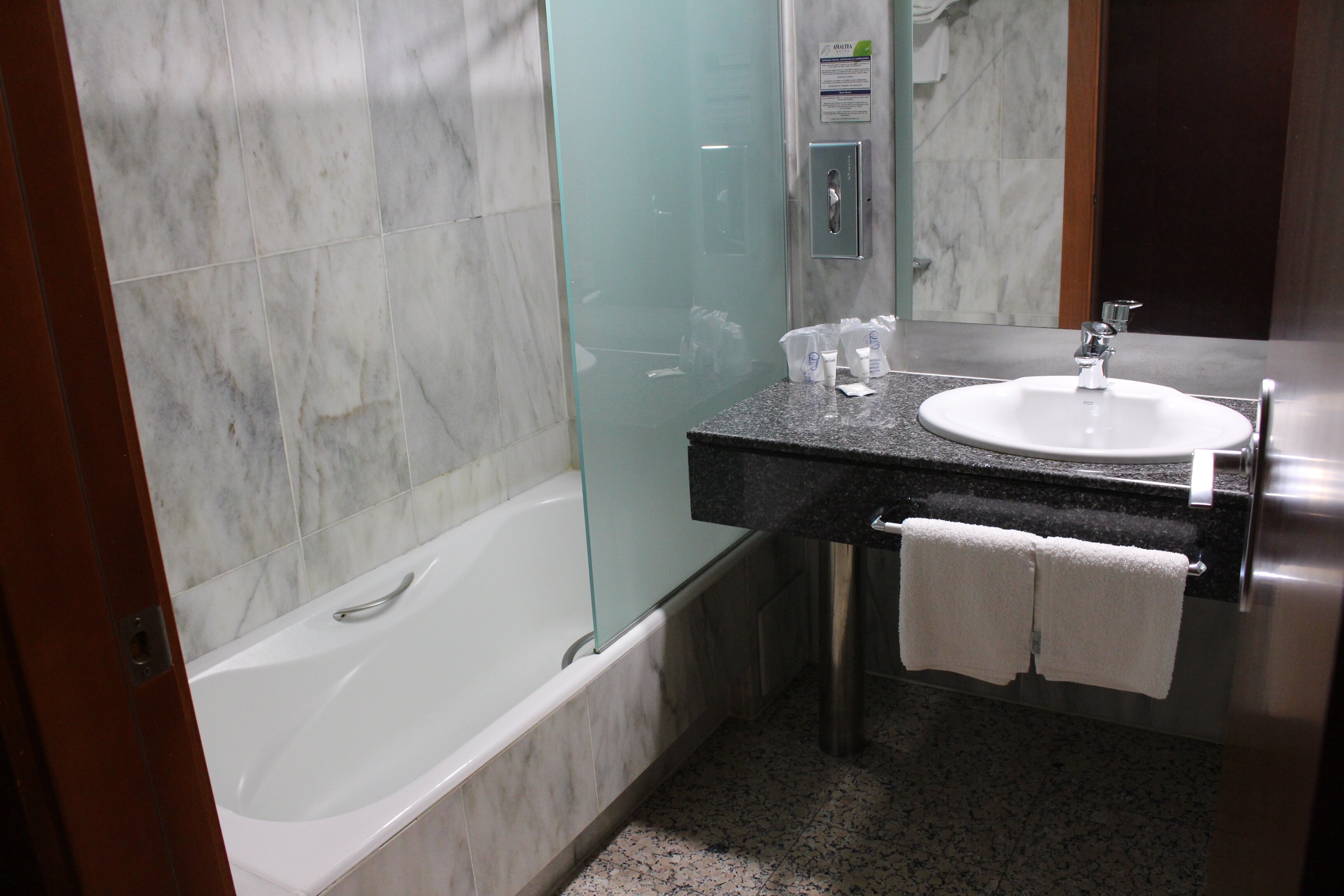 Hotel Lorca Amaltea-浴室