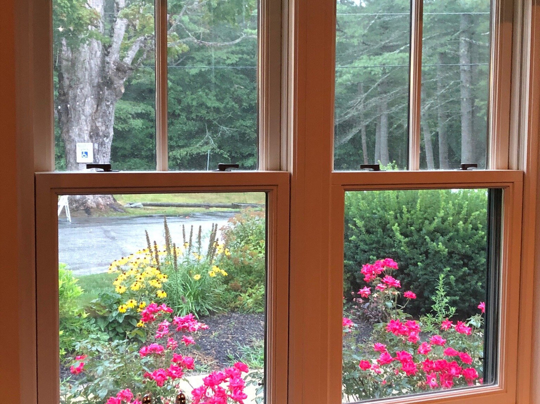 The Woodbound Inn主图