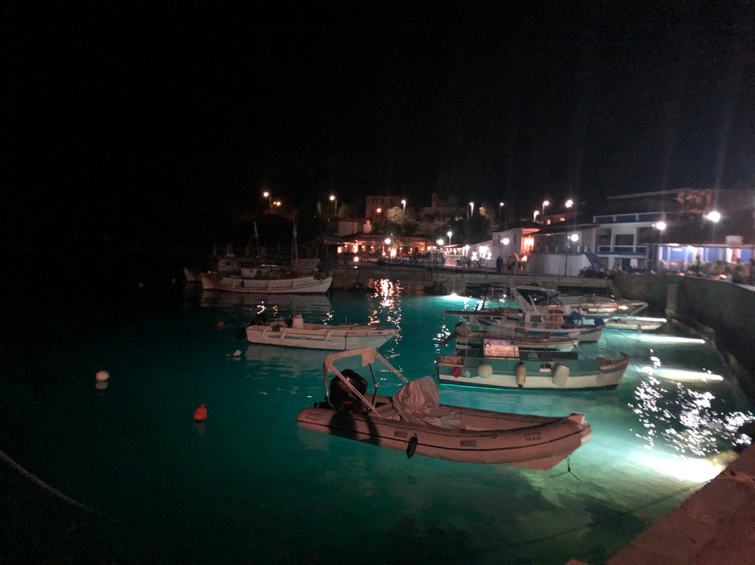 Plaka Beach-Leonidio必去景点