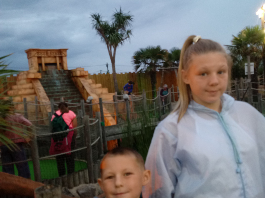Lost World Adventure Golf景点图片
