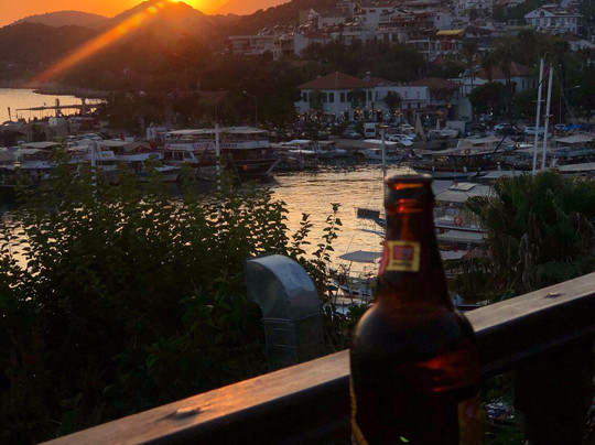 Dejavu Cafe Bar-卡斯必去景点