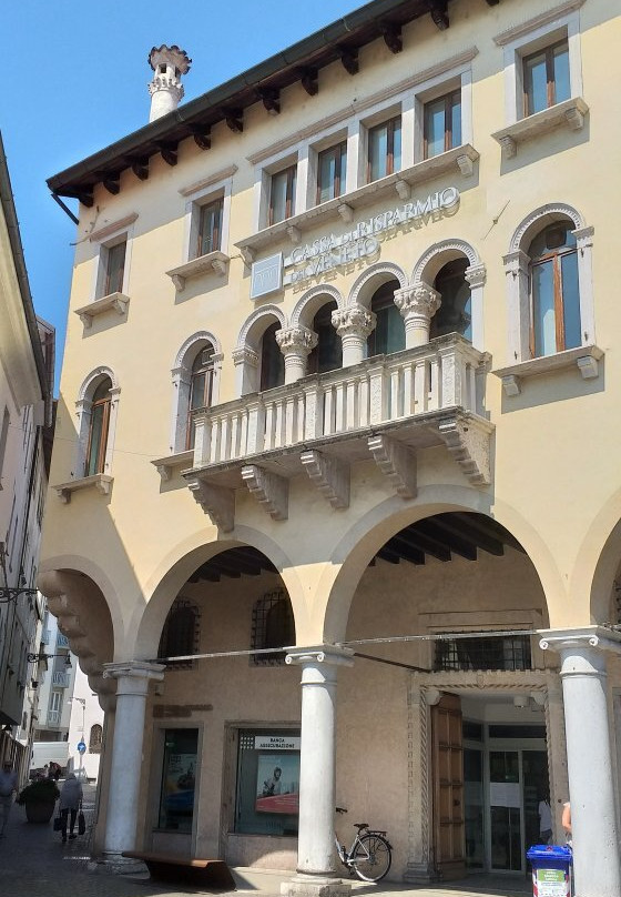 Piazza dei Martiri o Campedel景点图片