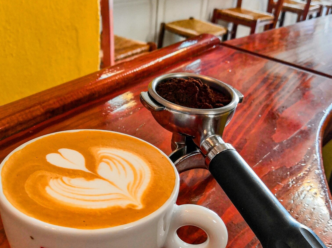 Aquarius Cafe Bar-Chora必去景点