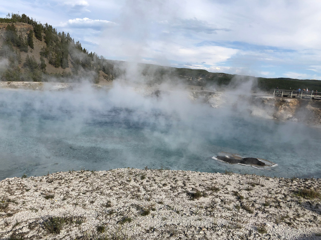Excelsior Geyser Crater景点图片