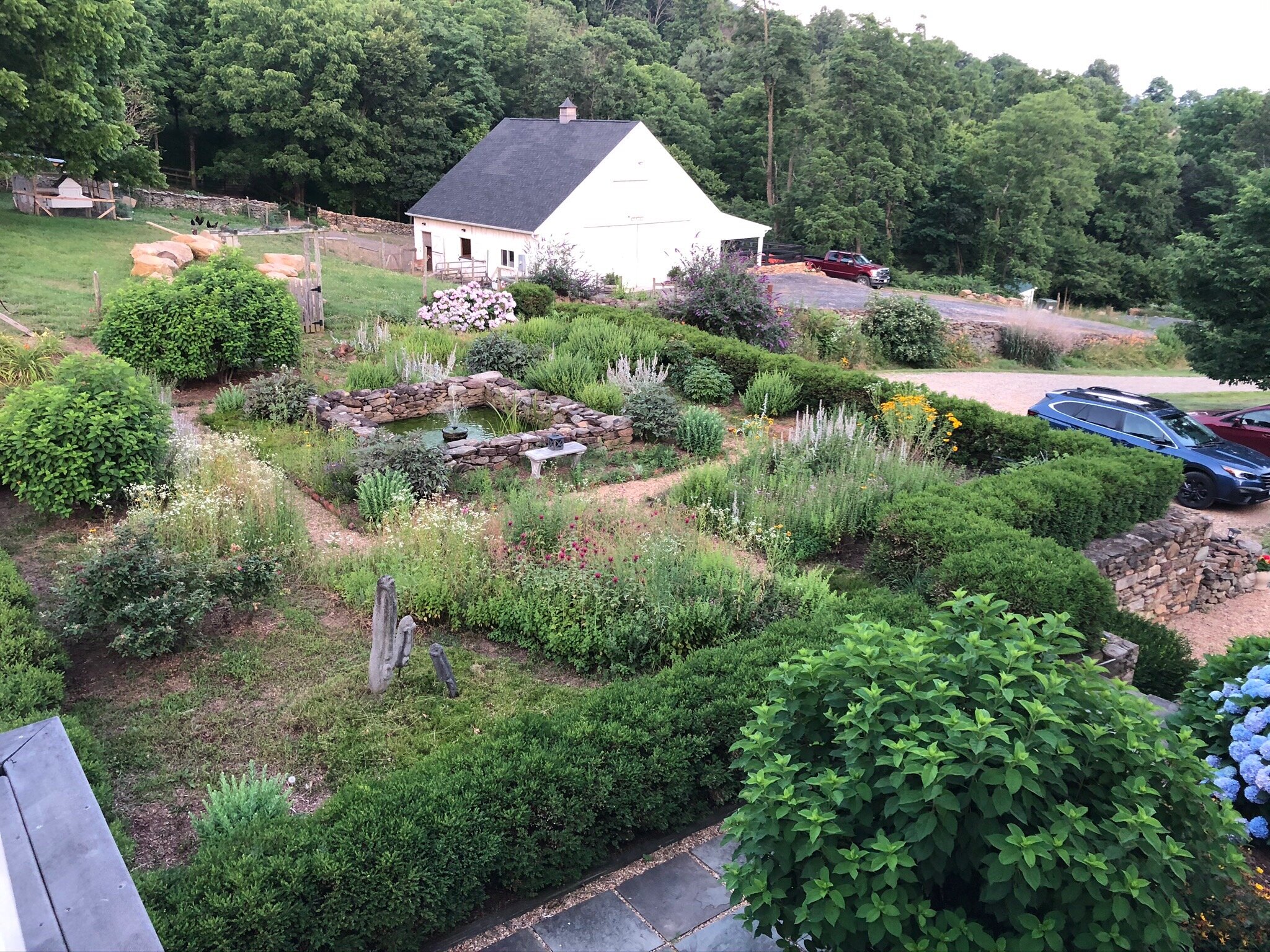 Black Dog Farm at Mount Welby-官方