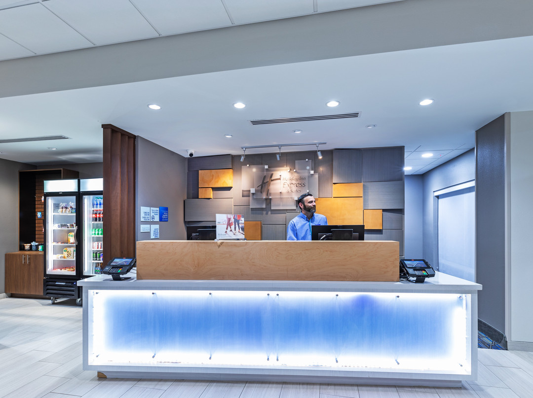 Holiday Inn Express & Suites Parsons By IHG主图