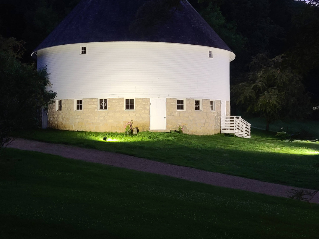 Round Barn Farm主图