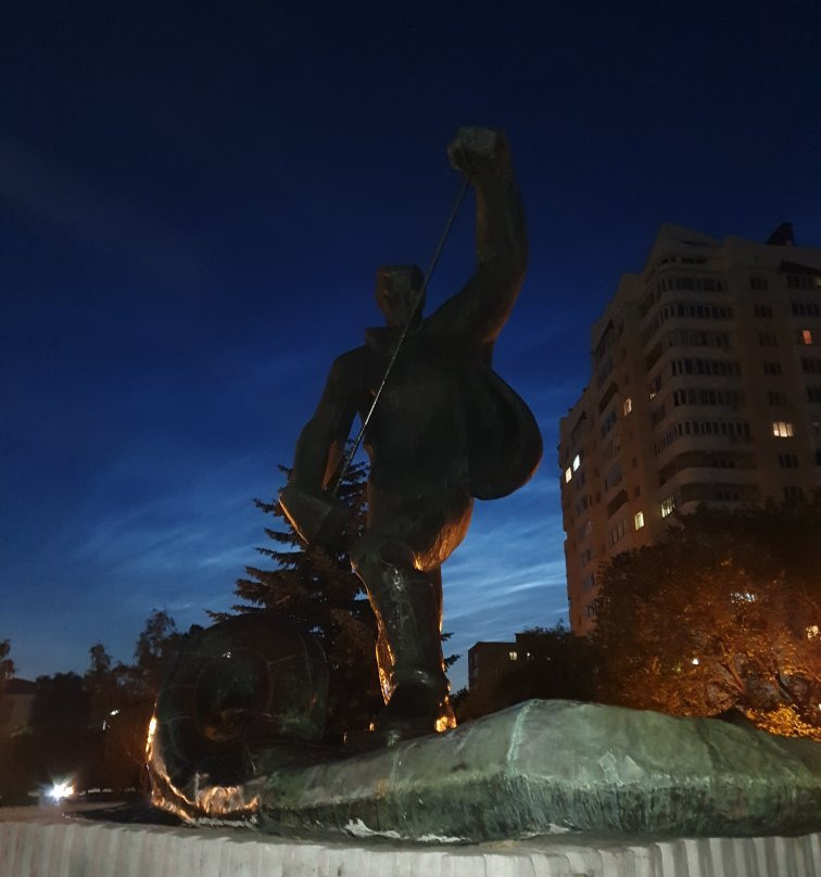 Monument to Metallurgists景点图片