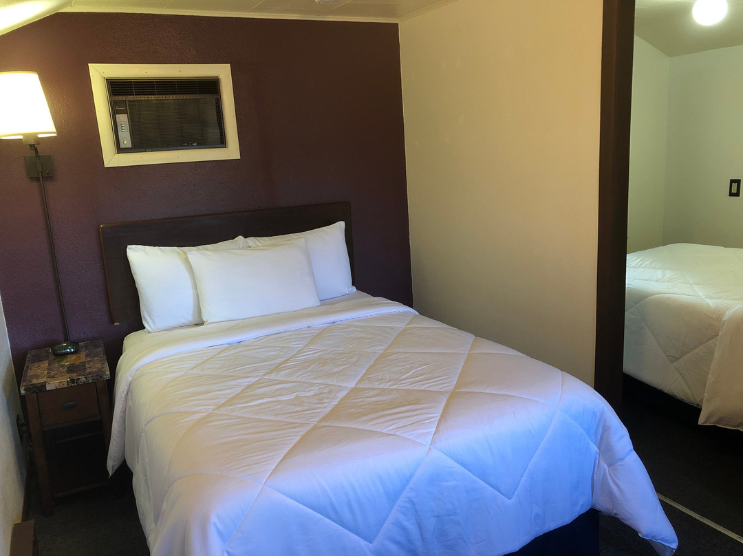 Hilltop Lodge And Cabins by Venserra主图