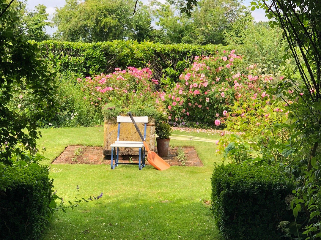 Hall Farm Garden景点图片