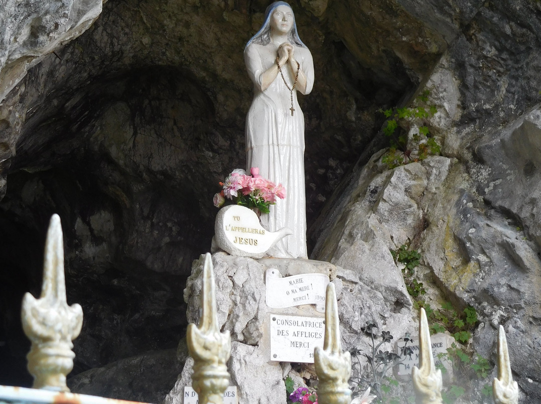 Grotte de Notre Dame du Lac景点图片