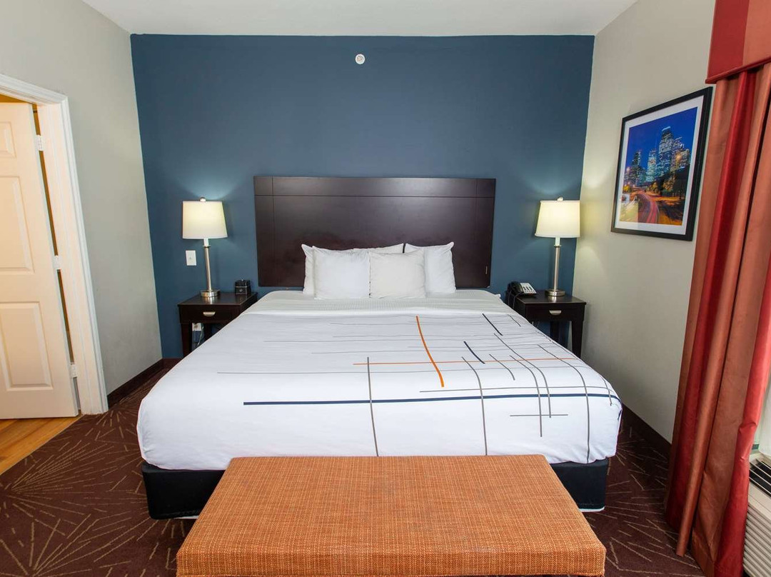 La Quinta Inn & Suites by Wyndham Houston East at Normandy主图