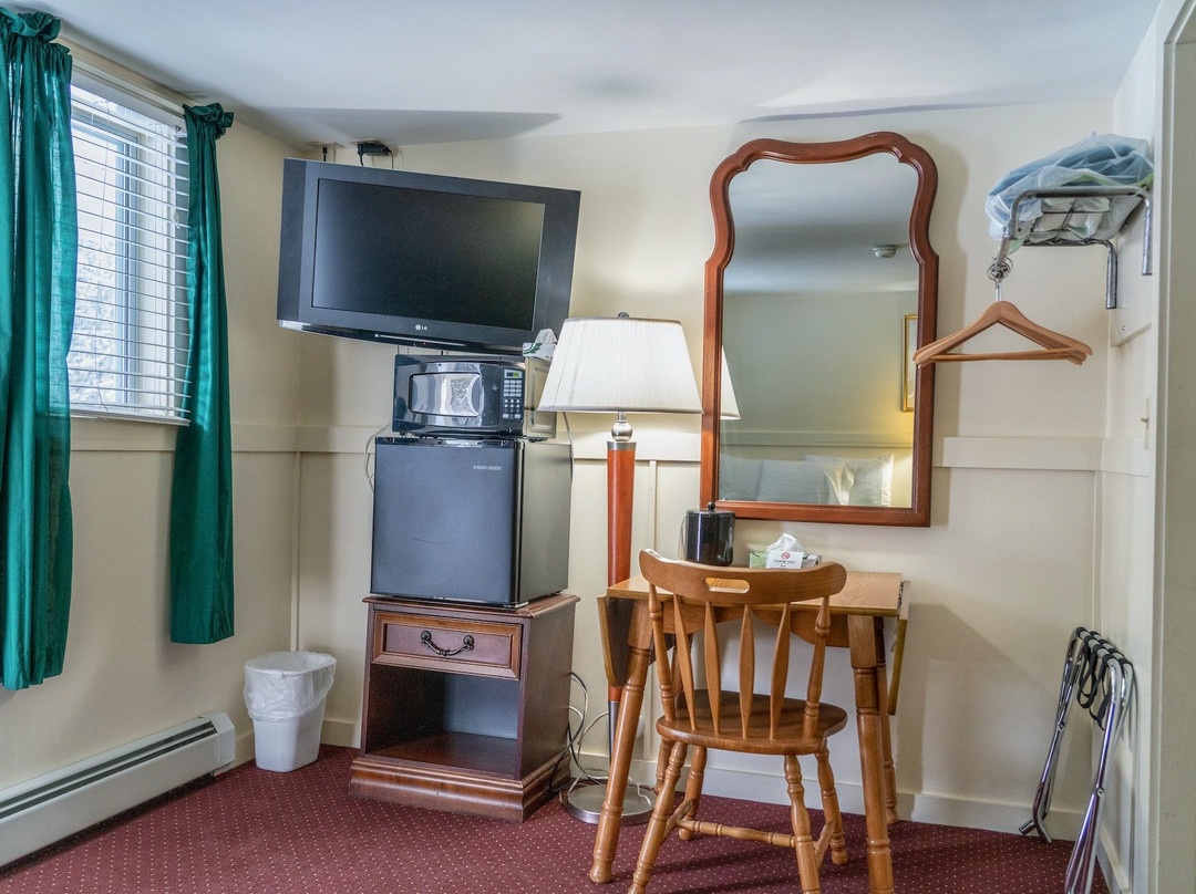 Mount Whittier Motel主图