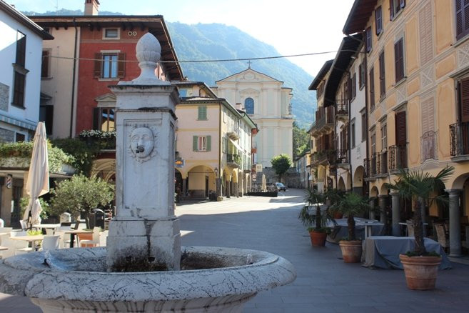 Piazza Vescovo Corna Pellegrini-Pisogne必去景点