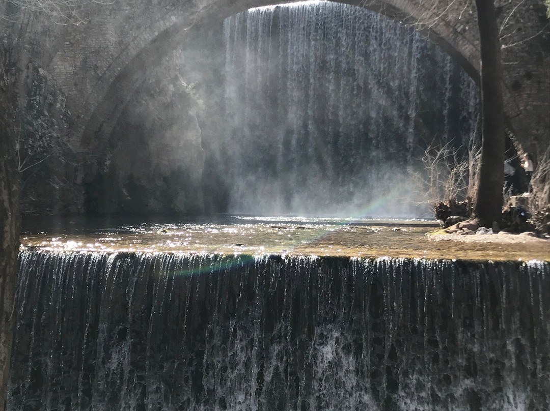 Palaiokarya’s Stone Bridge景点图片