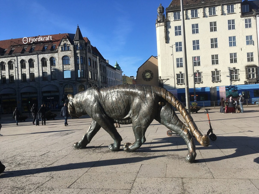 Tiger Sculpture景点图片