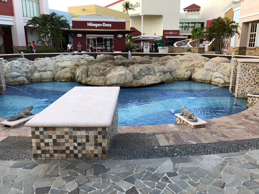 La Isla Acapulco Shopping Village景点图片