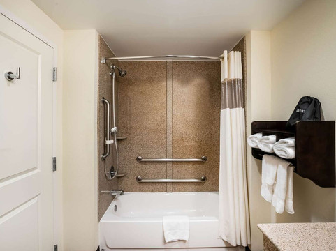 孟菲斯沃尔夫切斯拉昆塔温德姆套房酒店主图