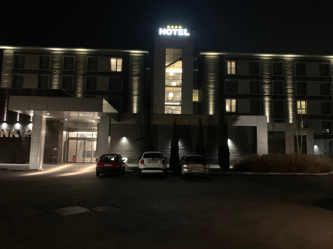 Link 124 Hotel主图