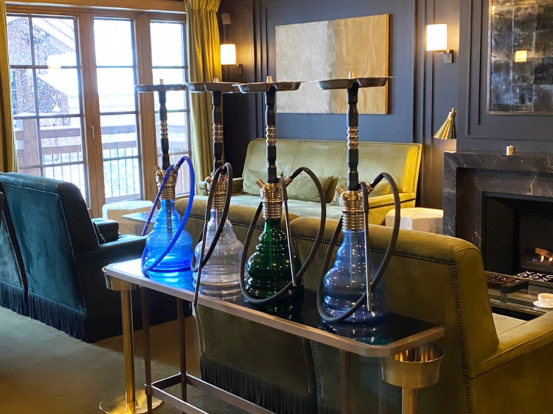 高雪维尔雪峰酒店主图