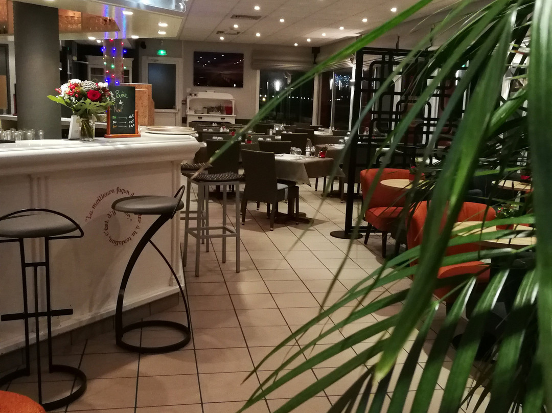 Hôtel Bar Restaurant L'Empreinte Logis de France主图