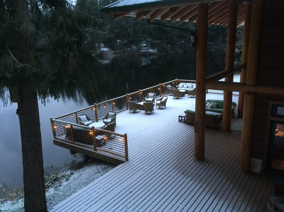 雷克戴尔三湖度假酒店主图