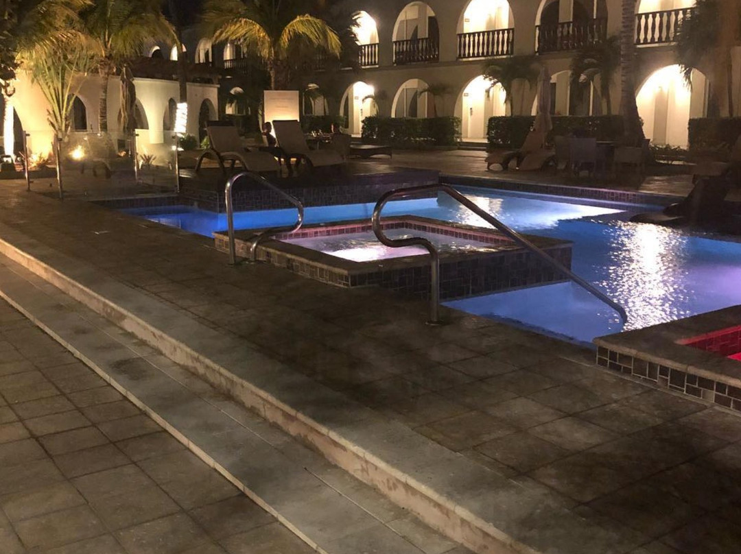 城中话题饭店及海滩俱乐部主图