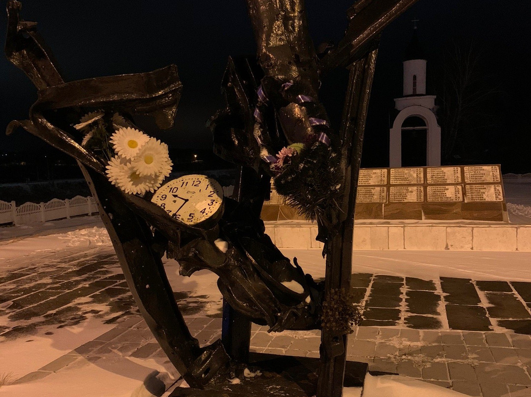 Memorial Complex "In Memory of the Deceased on June 4, 1988"景点图片