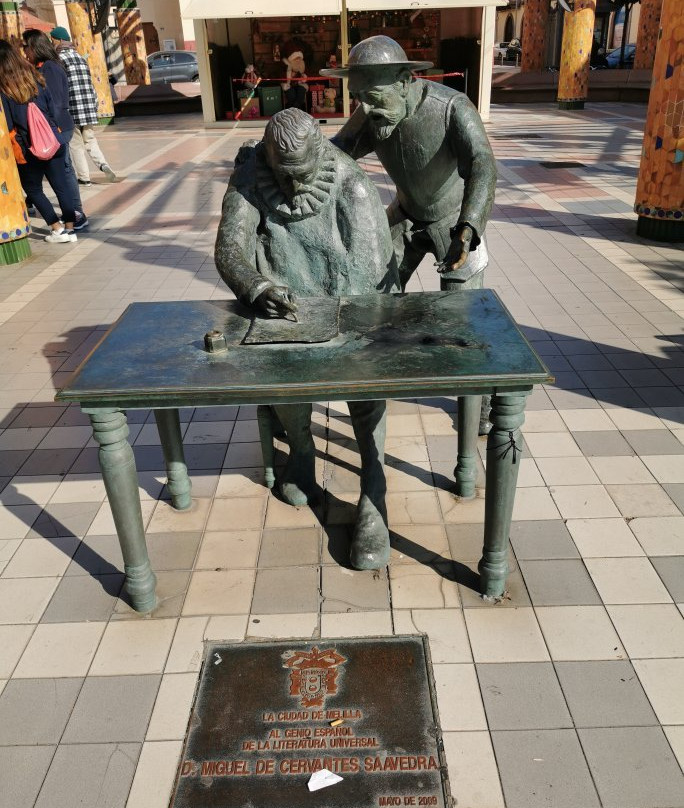 Estatuas de Miguel de Cervantes y El Quijote-梅利利亚必去景点