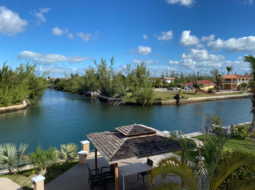 Sea Breezes Executive Suites主图