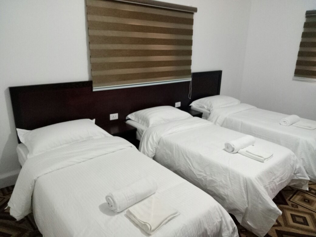 Happy Night House主图