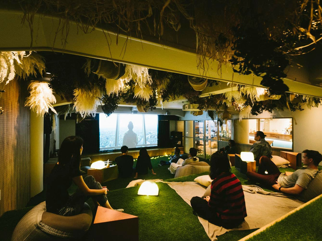 Theater Zzz Hostel & Tea