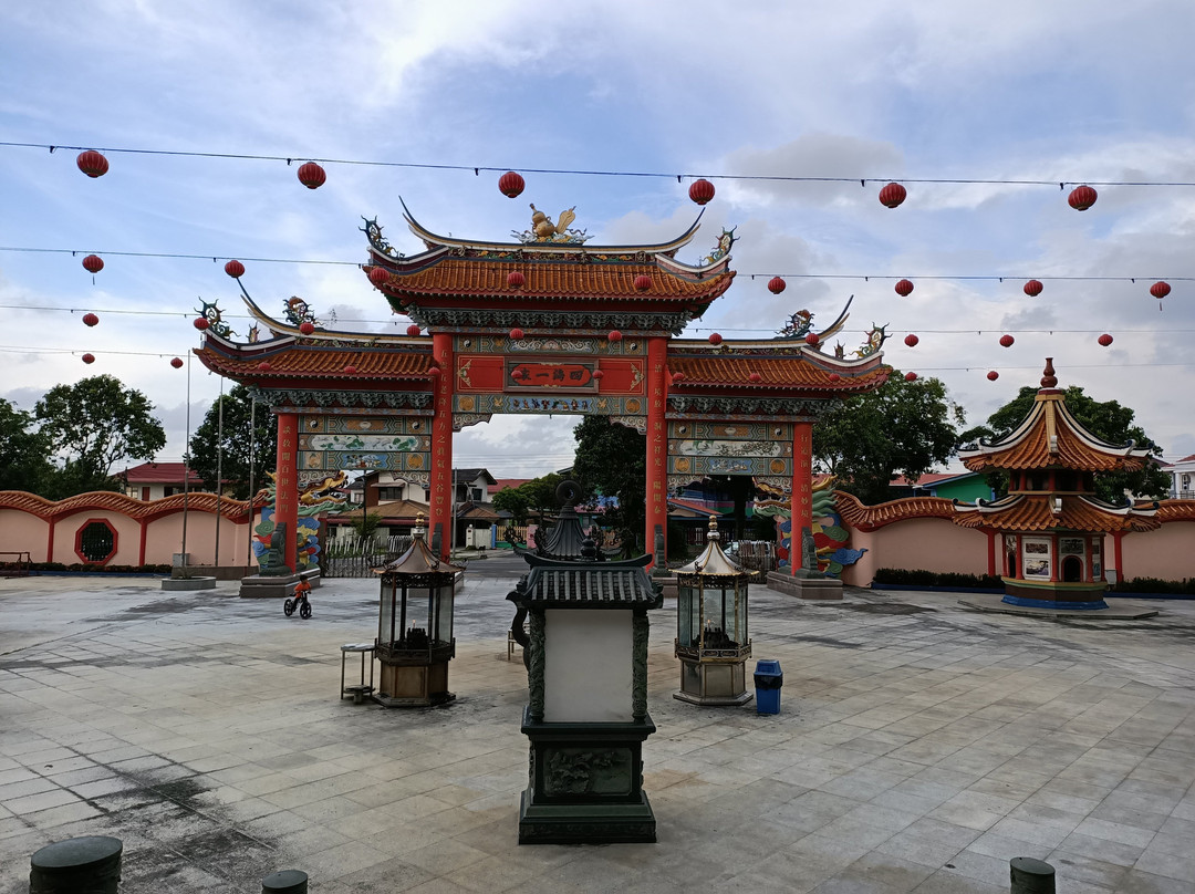 Lian Hua San Ching Tien Temple-美里必去景点
