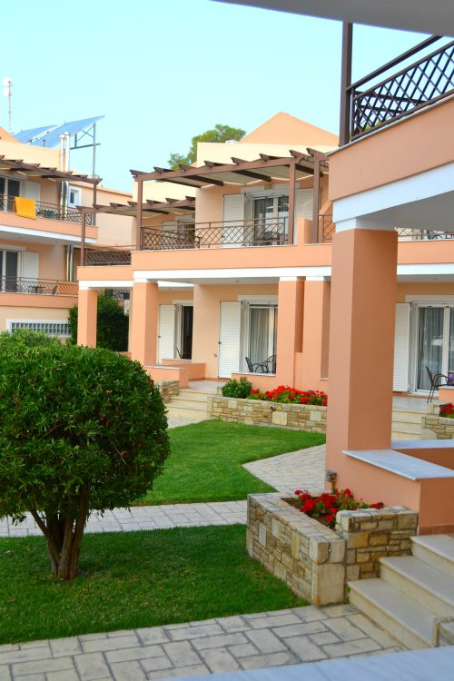 Avantis Suites Hotel主图