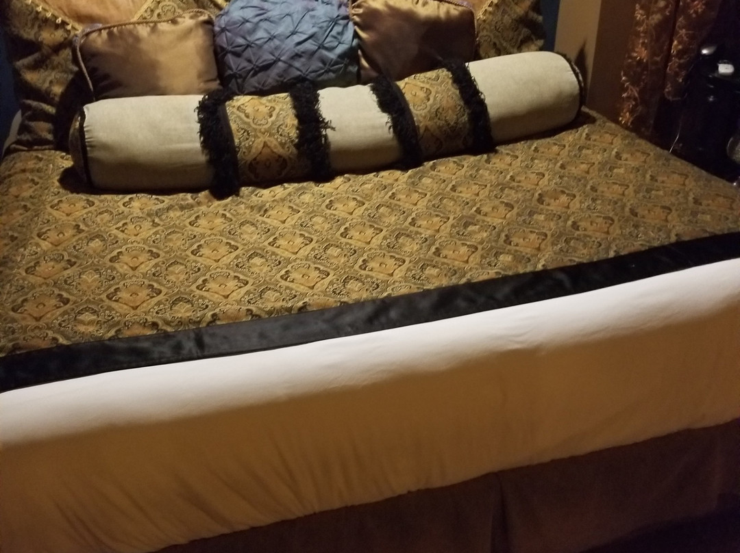 Anniversary Inn Logan主图