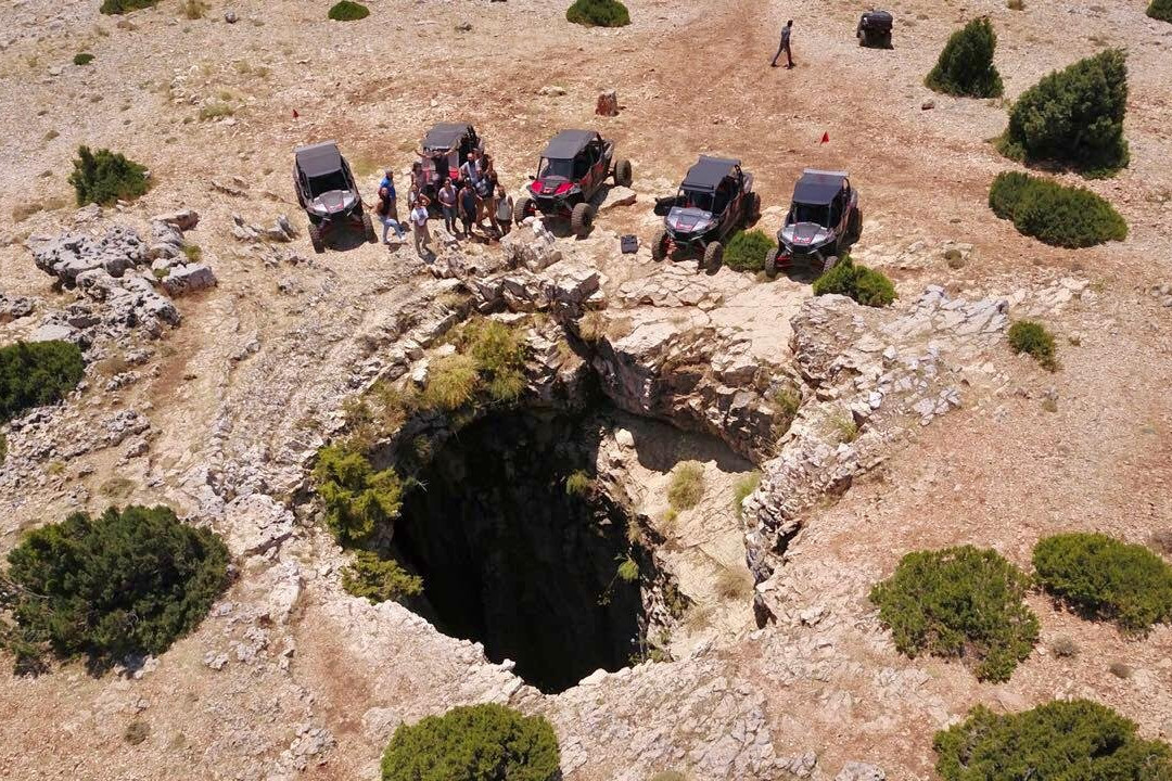 Helmets On - Polaris Lebanon  Kfardebian Branch景点图片