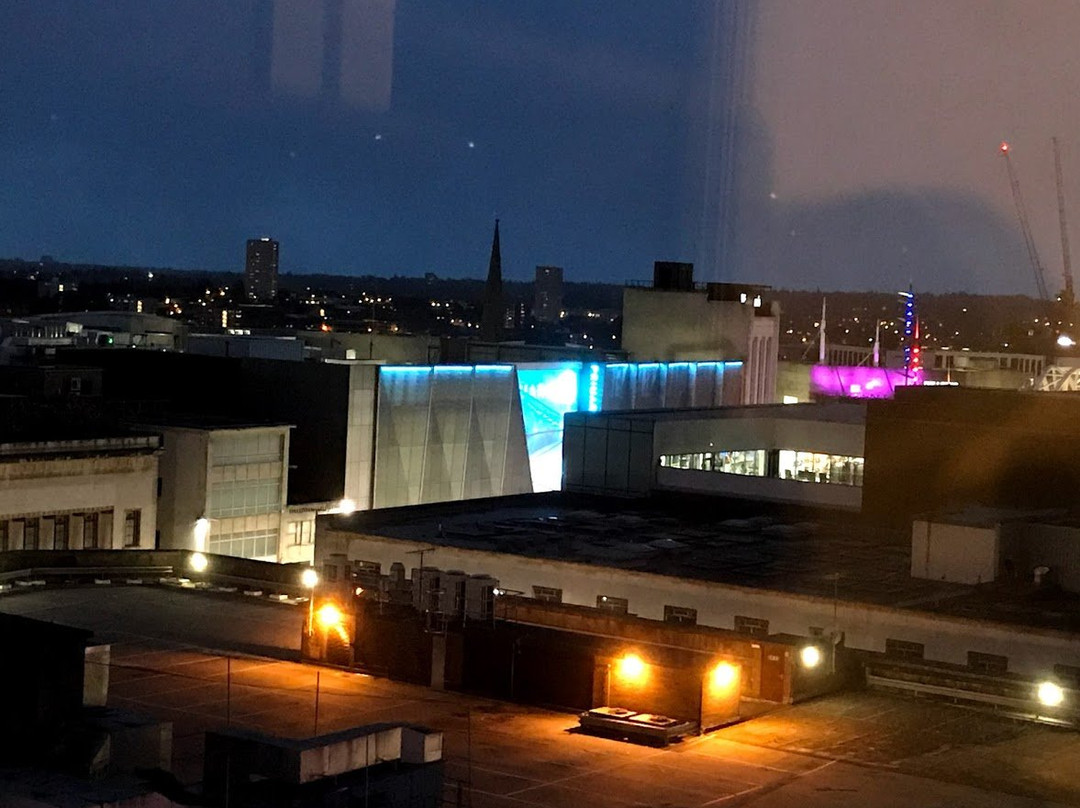 伯明翰驻桥套房酒店主图