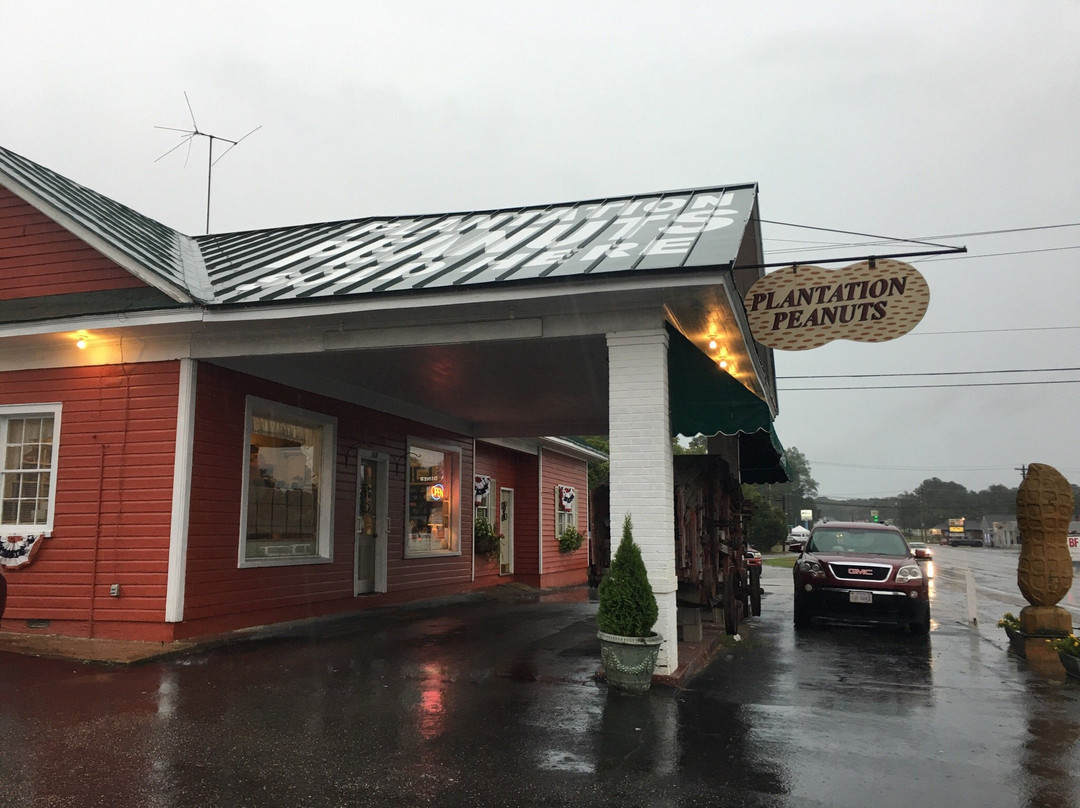 Capron旅游景点-Plantation Peanuts of Wakefield