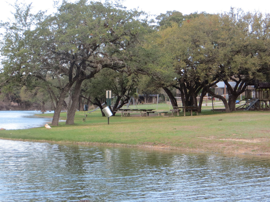 Deer Creek Lower Lake景点图片