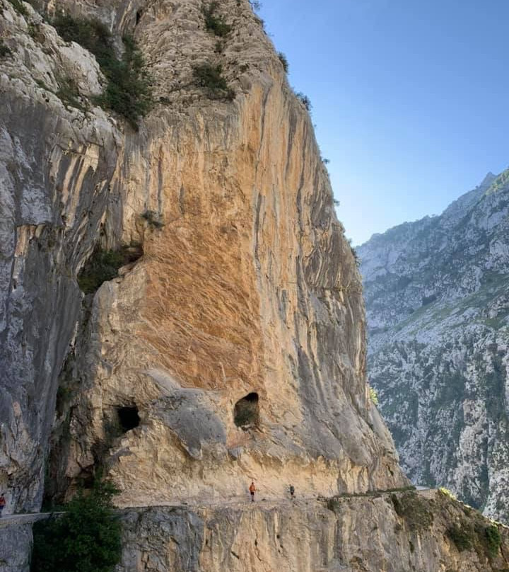 Spanish Highs Mountain Guides景点图片