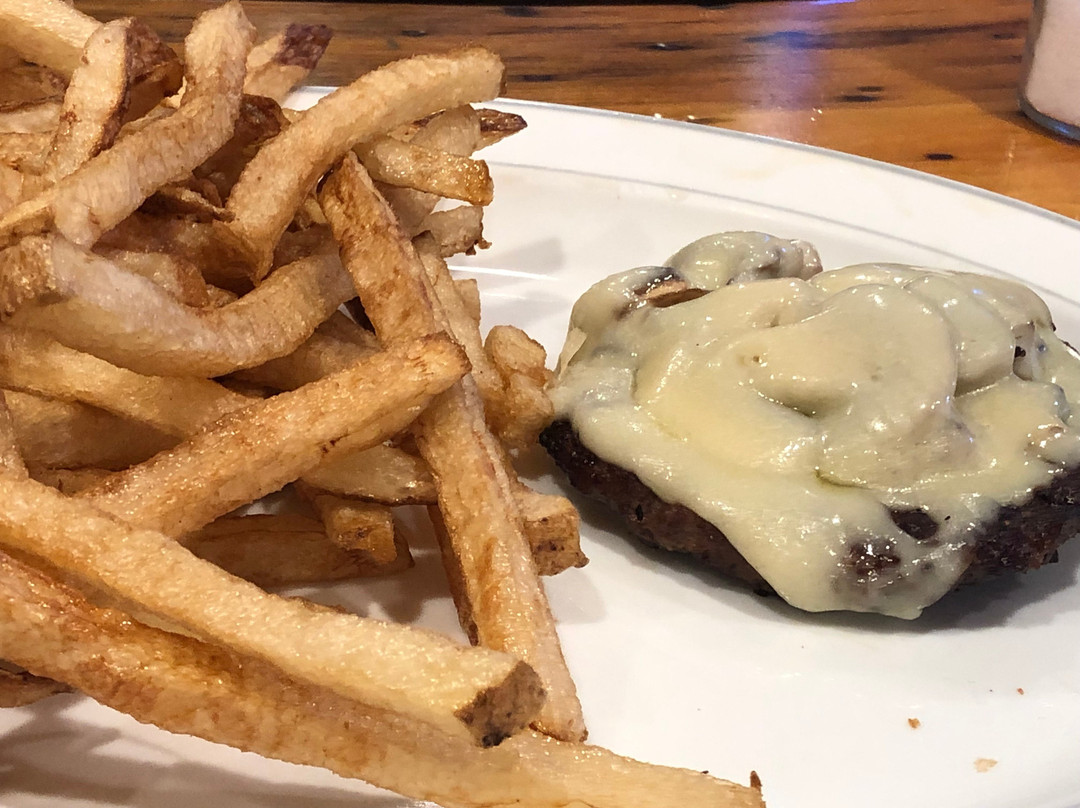 Buster's Restaurant & Saloon